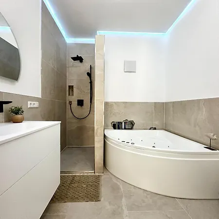 Grosse Apartment